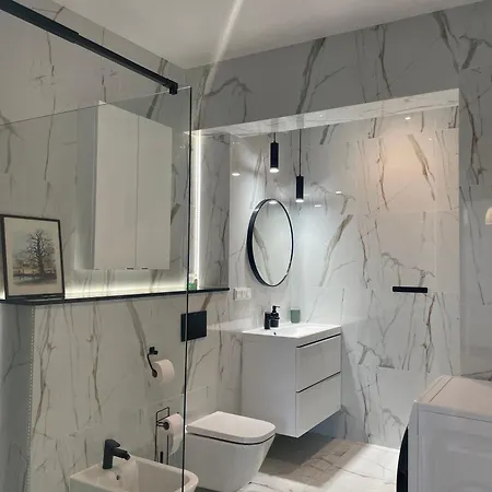 Motylkowa 125 M2 5 Pokoi ヴロツワフ