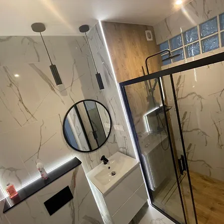 Motylkowa 125 M2 5 Pokoi * ヴロツワフ